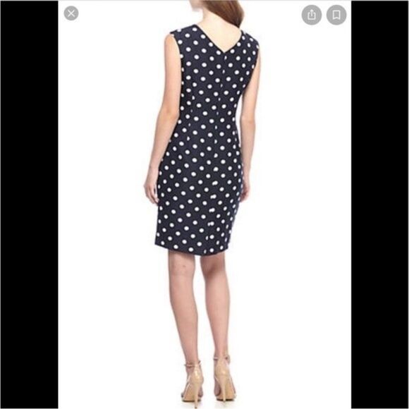 Tahari Polka Dot Embellished Neckline Sleeveless Dress size 4 Petite Navy Blue - Picture 2 of 12